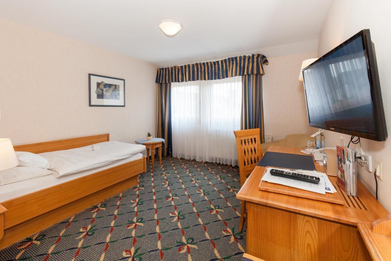 Landgasthof Hotel Hirsch Loßburg 外观 照片